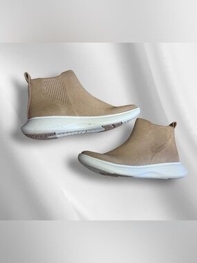 Like new! Round-Toe Slip-On Sneaker Boots (Urban Boots)